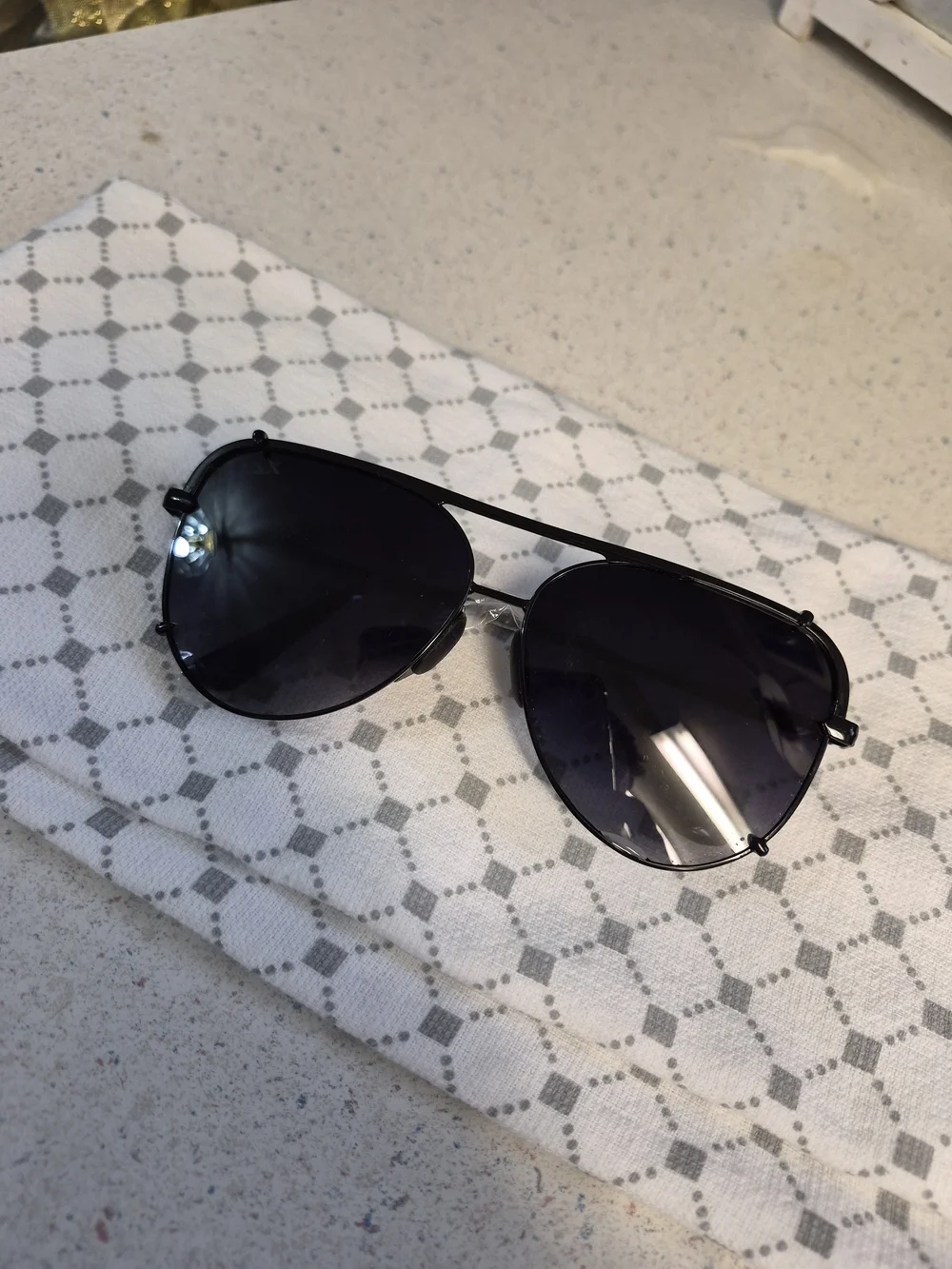 Classic Women's Aviator Sunglasses in Black